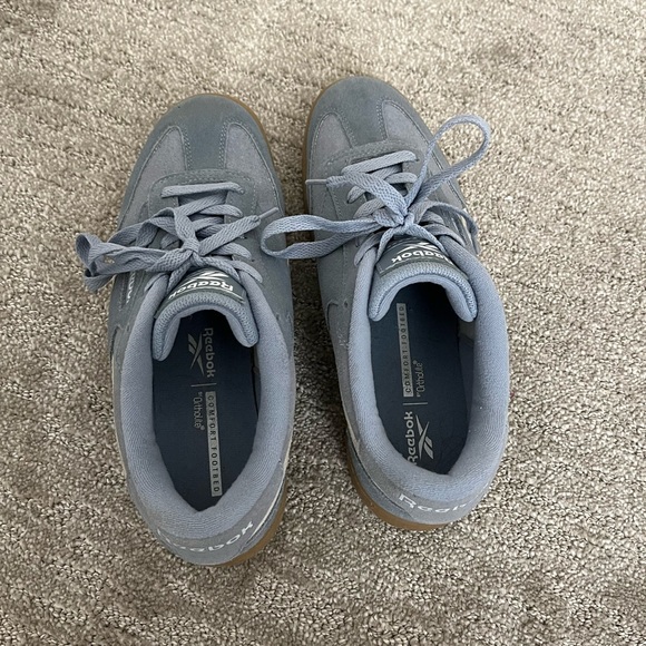 Woman’s Reebok Blue Sneakers - Picture 5 of 5